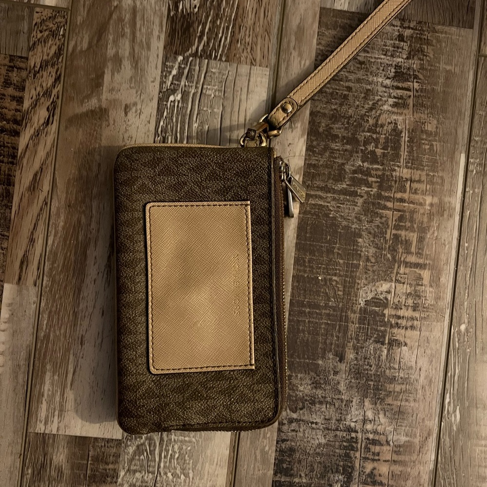 Michael Kors wrislet